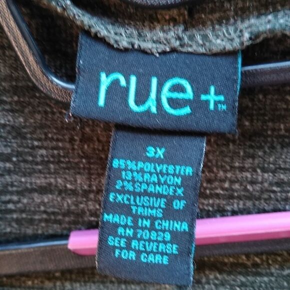 Rue+ sweater  - Picture 4 of 5